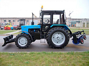 Машина подметально-уборочная универсальная МПУУ-1 (Базовый трактор: МТЗ-82, Коммунальный отвал с механическим изменением угла поворота, Щеточное оборудование) - Gidrorul