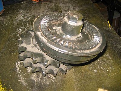 Звездочка Д-902.10.11.000 натяжная в сборе - Gidrorul