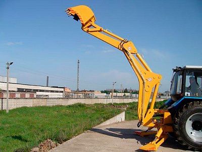 Экскаватор-погрузчик (быстросменный погрузочный ковш, отвал, экскаваторная навеска) - Gidrorul
