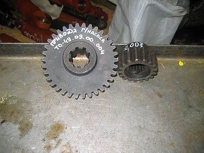 Шестерня ТО-49.09.00.003 (ТО-49.09.00.002) (ТО-49, А-702ЕА:на вал насоса 310.3.56.03.06) - Gidrorul