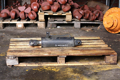 Гидроцилиндр задней навески тракторов МТЗ серий: 800, 500, 900 (КГЦ226.100-40-200 ) - Gidrorul